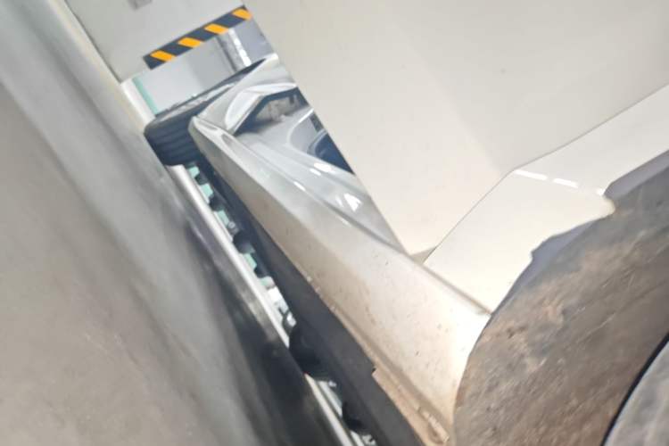 Used Ford Focus 2020 Sedan EcoBoost 180 Automatic Trend Edition Right Side Sill
