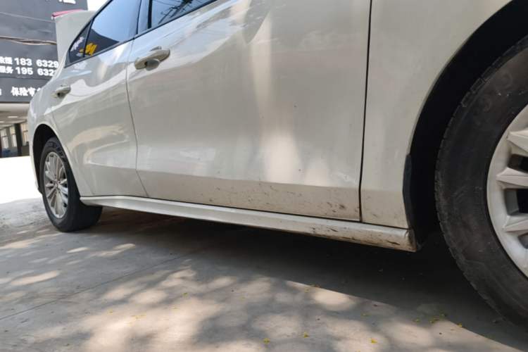 Used Ford Focus 2020 Sedan EcoBoost 180 Automatic Trend Edition Right Side Sill