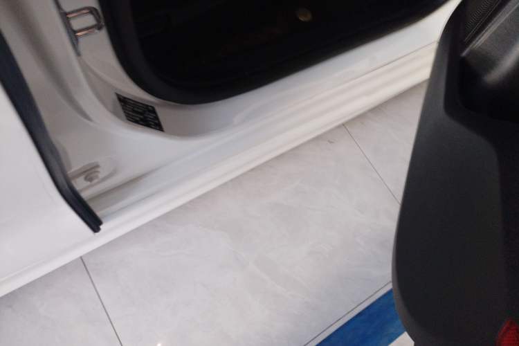 Used Ford Focus 2020 Hatchback EcoBoost 180 Automatic Trend Edition Right Side Sill