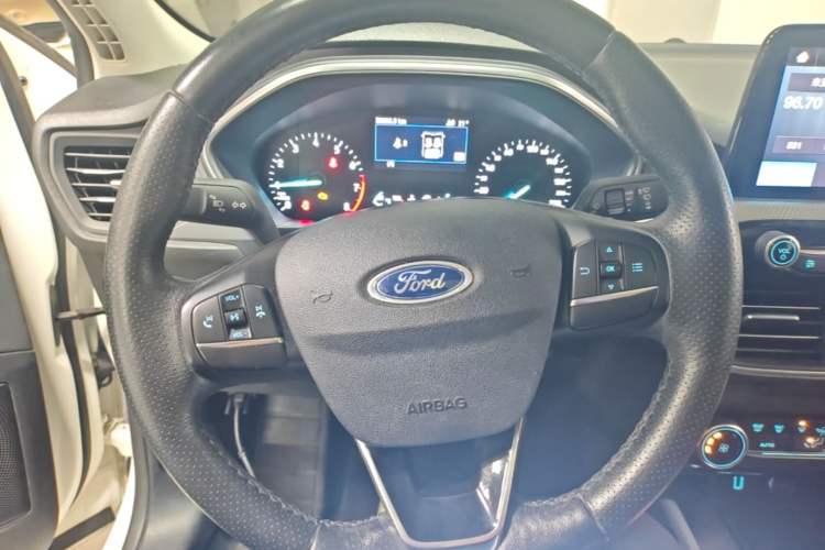 Used Ford Focus 2020 Sedan EcoBoost 180 Automatic Trend Edition Steering Wheel