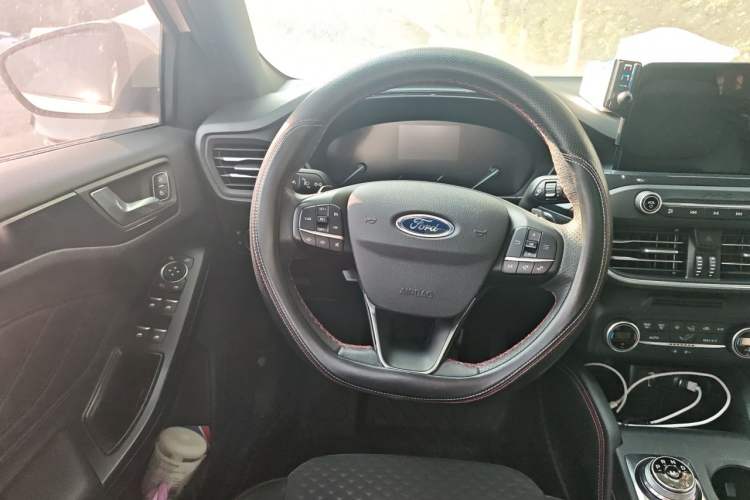 Used Ford Focus 2020 Hatchback EcoBoost 180 Automatic ST Line Steering Wheel