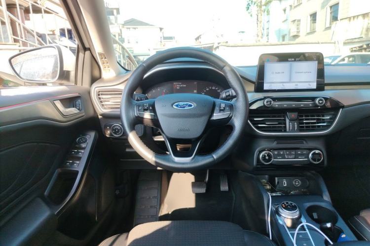 Used Ford Focus 2020 Sedan EcoBoost 180 Automatic Trend Edition Steering Wheel