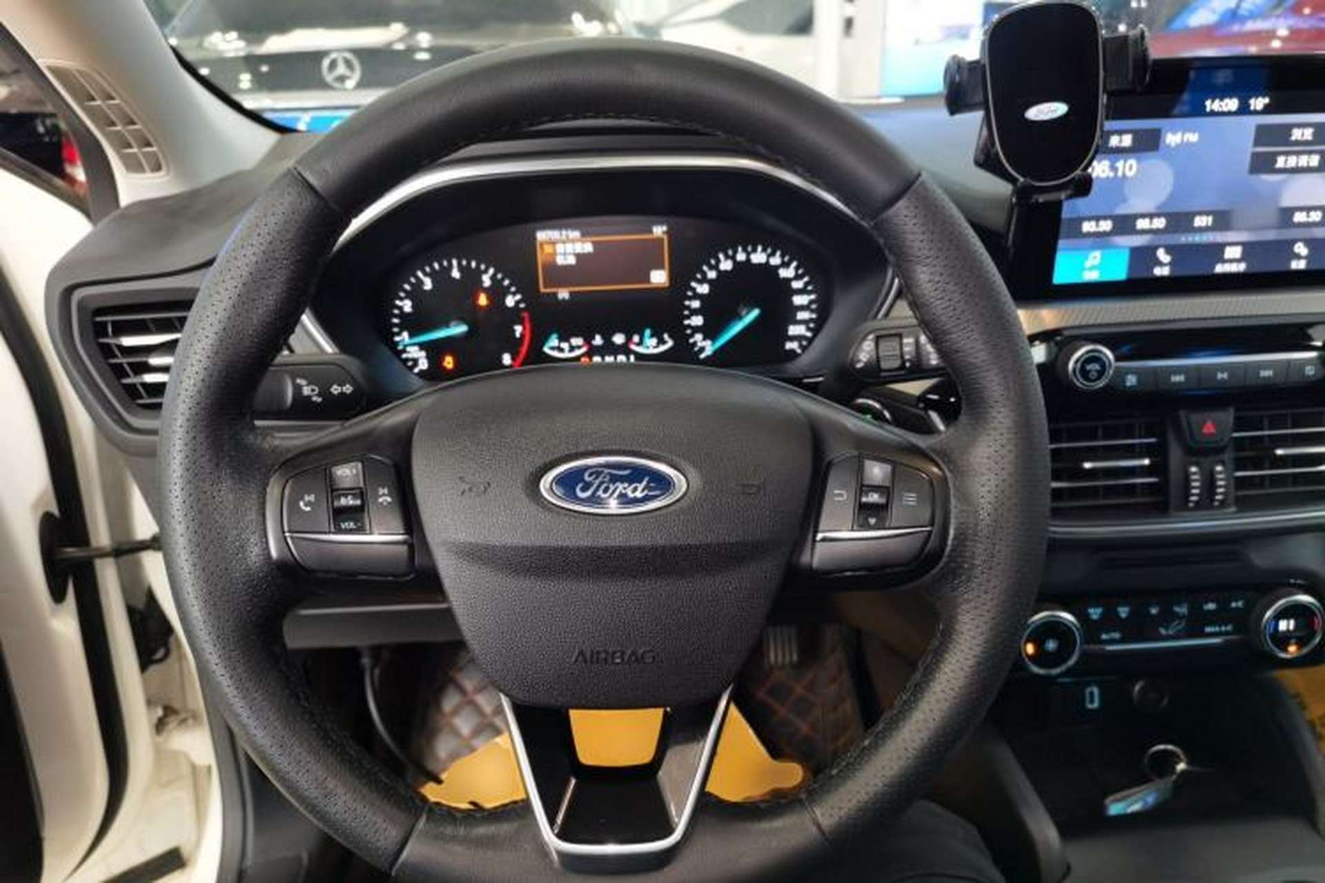 Used Ford Focus 2020 Hatchback EcoBoost 180 Automatic Trend Edition Steering Wheel