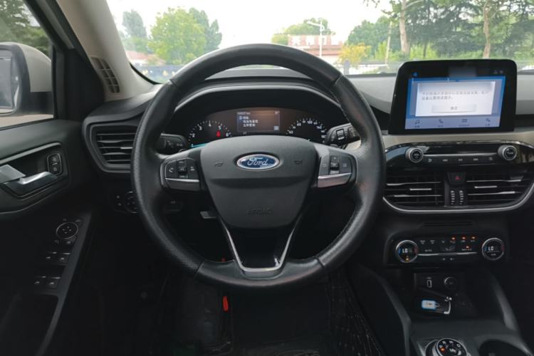 Used Ford Focus 2020 Sedan EcoBoost 180 Automatic Trend Edition Steering Wheel