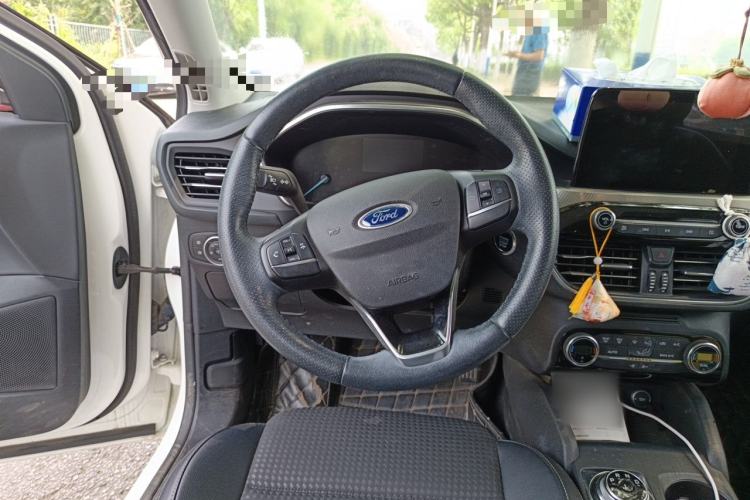 Used Ford Focus 2020 Hatchback EcoBoost 180 Automatic Trend Edition Steering Wheel