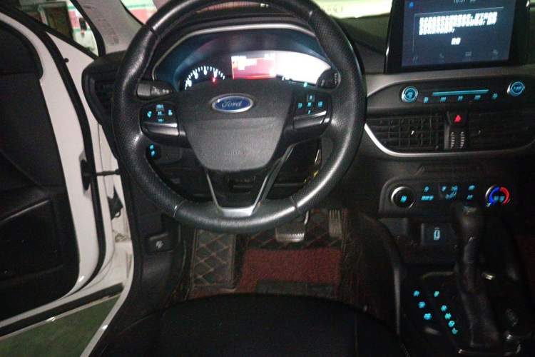 Used Ford Focus 2020 Sedan 1.5L Automatic Sharp Edition Steering Wheel