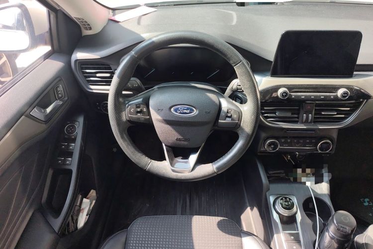 Used Ford Focus 2020 Sedan EcoBoost 180 Automatic Trend Edition Steering Wheel