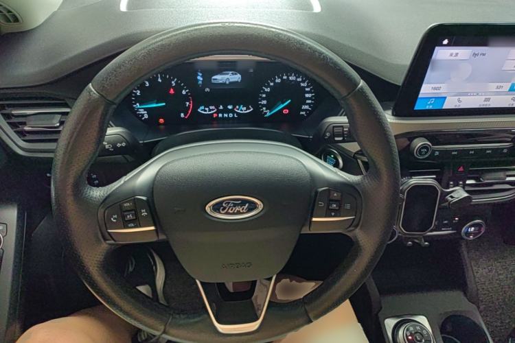 Used Ford Focus 2020 Sedan EcoBoost 180 Automatic Trend Edition Steering Wheel