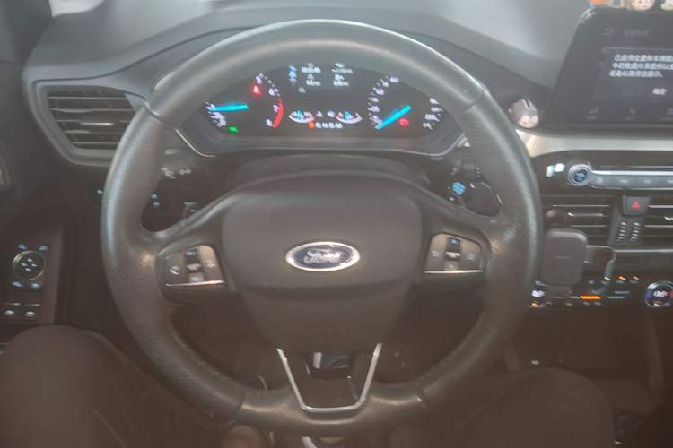 Used Ford Focus 2020 Sedan EcoBoost 180 Automatic Trend Edition Steering Wheel