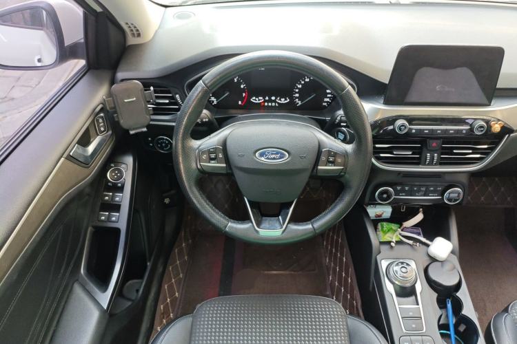 Used Ford Focus 2020 Hatchback EcoBoost 180 Automatic Trend Edition Steering Wheel
