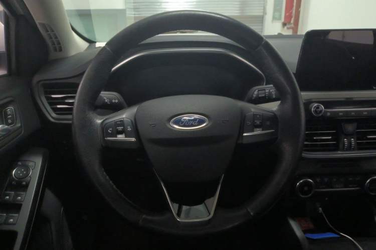 Used Ford Focus 2020 Sedan EcoBoost 180 Automatic Trend Edition Steering Wheel