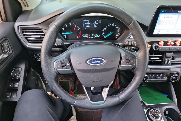 Used Ford Focus 2020 Sedan EcoBoost 180 Automatic Trend Edition Steering Wheel