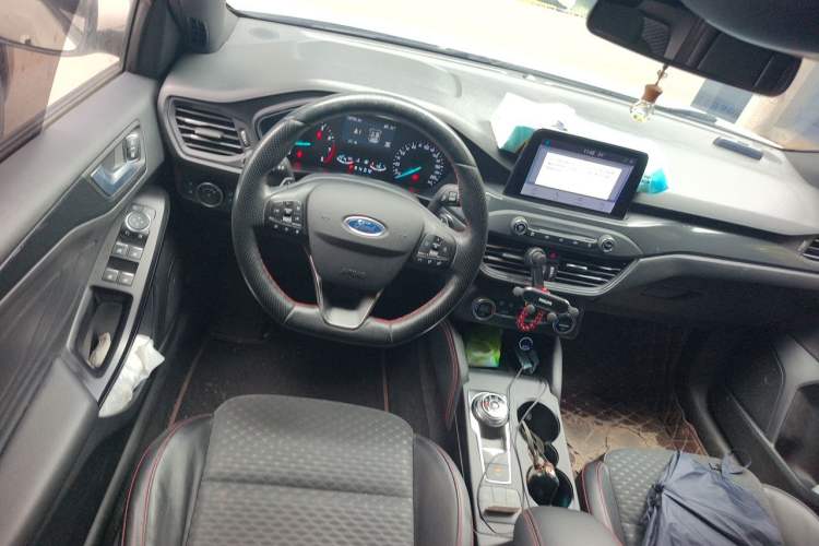 Used Ford Focus 2020 Sedan EcoBoost 180 Automatic ST Line Steering Wheel