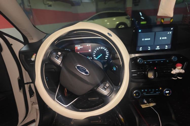 Used Ford Focus 2020 Hatchback EcoBoost 180 Automatic Trend Edition Steering Wheel