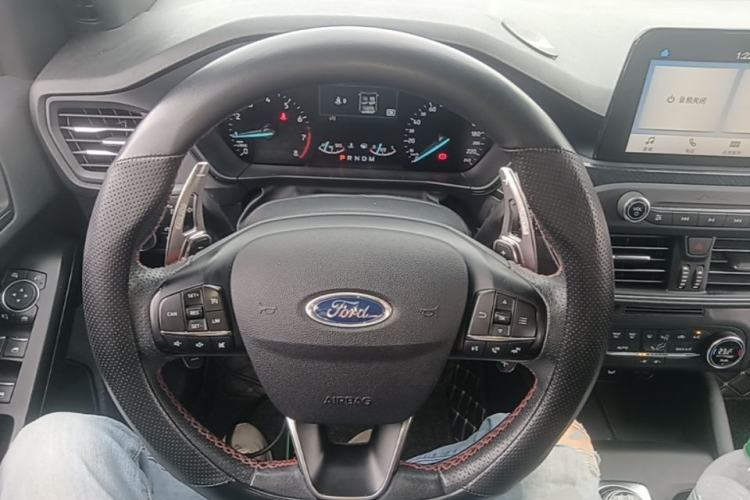 Used Ford Focus 2020 Sedan EcoBoost 180 Automatic ST Line Steering Wheel