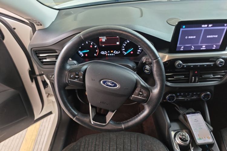 Used Ford Focus 2020 Sedan EcoBoost 180 Automatic Trend Edition Steering Wheel