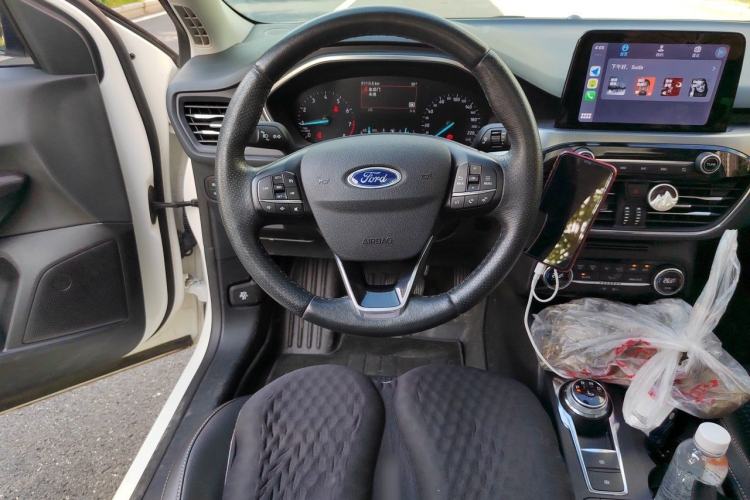 Used Ford Focus 2020 Sedan EcoBoost 180 Automatic Trend Edition Steering Wheel
