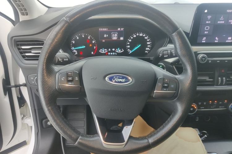 Used Ford Focus 2020 Sedan EcoBoost 180 Automatic Trend Edition Steering Wheel