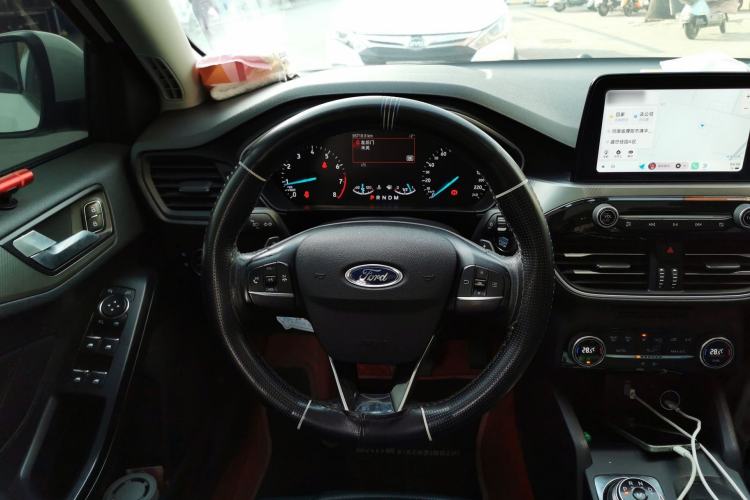 Used Ford Focus 2020 Sedan EcoBoost 180 Automatic Trend Edition Steering Wheel