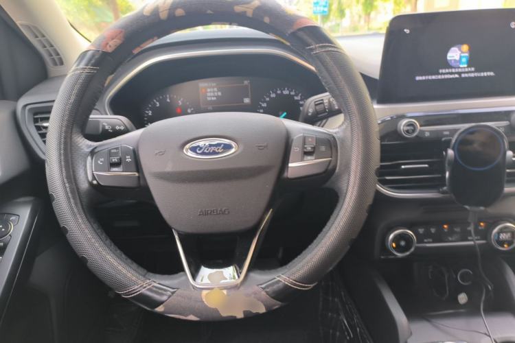 Used Ford Focus 2020 Sedan EcoBoost 180 Automatic Trend Edition Steering Wheel
