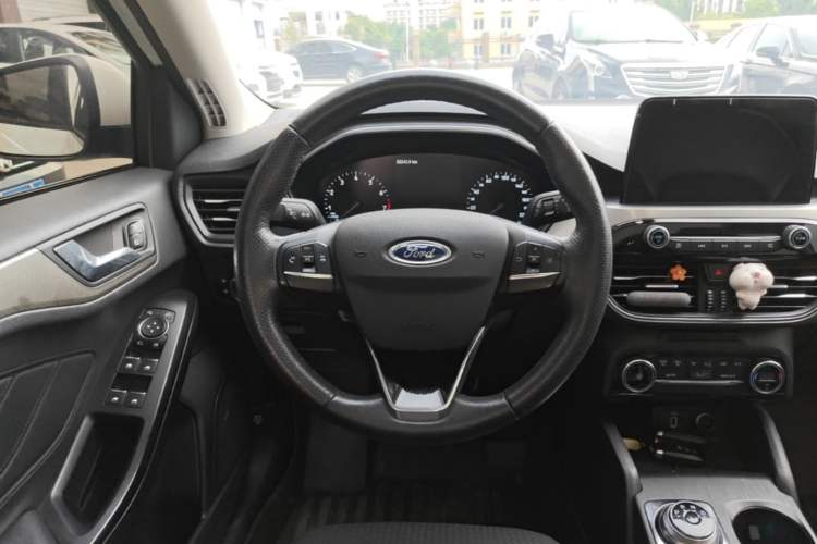 Used Ford Focus 2020 Hatchback EcoBoost 180 Automatic Trend Edition Steering Wheel