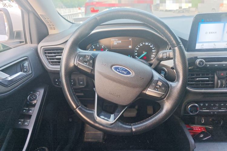 Used Ford Focus 2020 Sedan EcoBoost 180 Automatic Trend Edition Steering Wheel