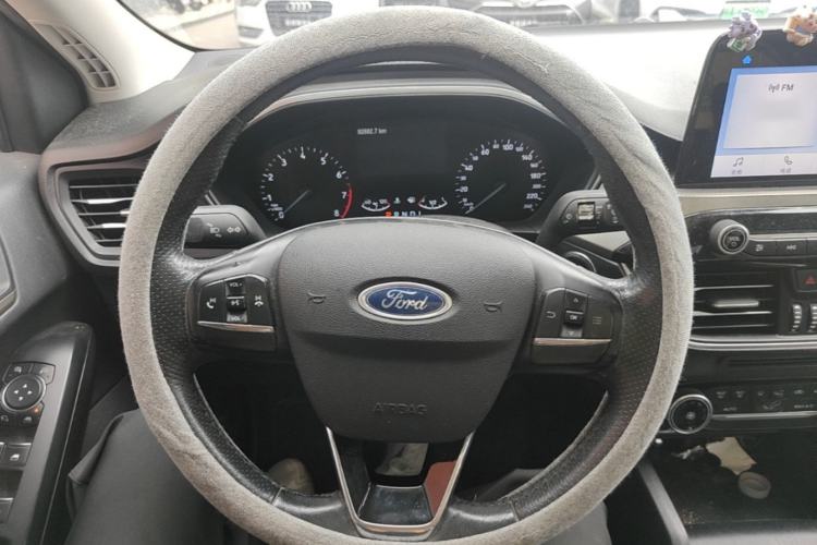 Used Ford Focus 2020 Sedan EcoBoost 180 Automatic Trend Edition Steering Wheel
