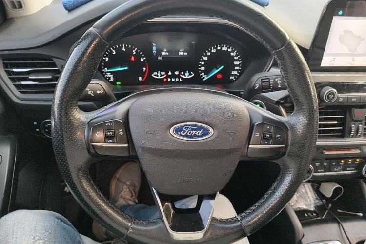 Used Ford Focus 2020 Sedan EcoBoost 180 Automatic Trend Edition Steering Wheel