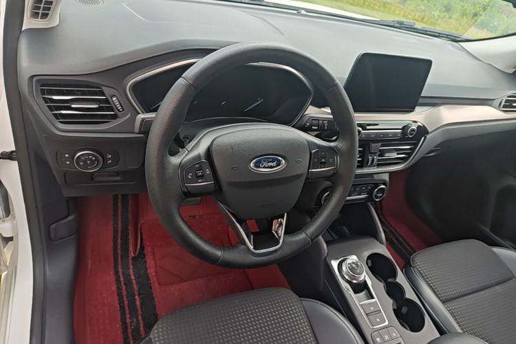 Used Ford Focus 2020 Sedan EcoBoost 180 Automatic Trend Edition Steering Wheel