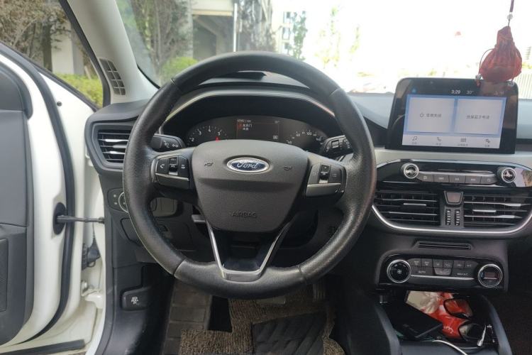 Used Ford Focus 2020 Sedan EcoBoost 180 Automatic Trend Edition Steering Wheel