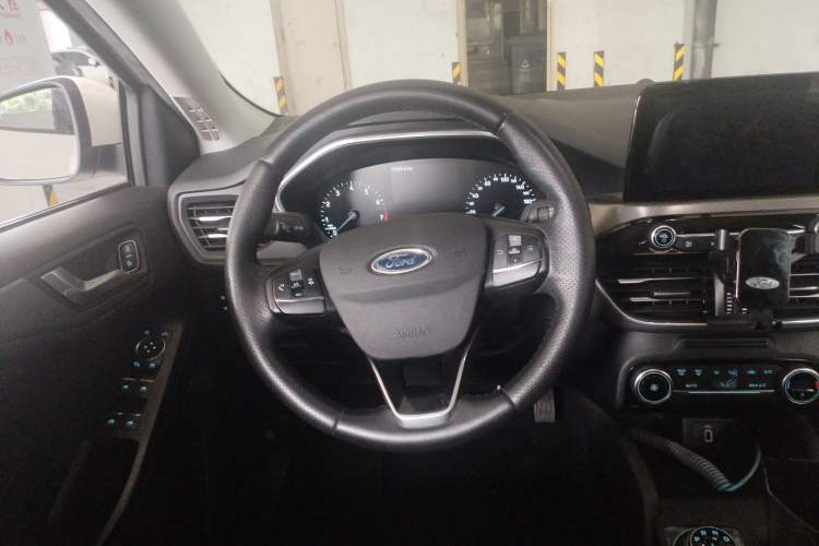 Used Ford Focus 2020 Sedan EcoBoost 180 Automatic Trend Edition Steering Wheel