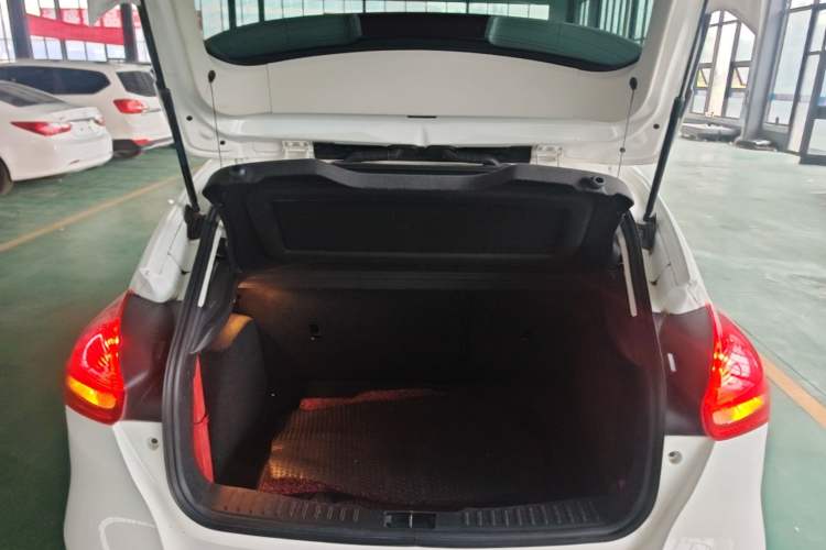 Used Ford Focus 2020 Hatchback Classic 1.5L Automatic Trendy Model Trunk