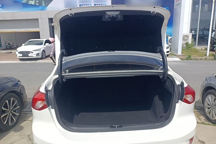 Used Ford Focus 2020 Sedan EcoBoost 180 Automatic Trend Edition Trunk