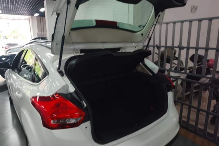 Used Ford Focus 2020 Hatchback Classic 1.5L Automatic Trendy Model Trunk