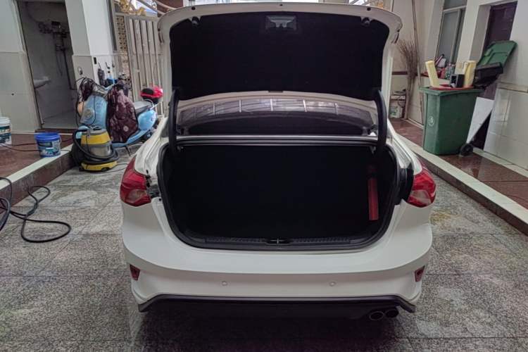 Used Ford Focus 2020 Sedan EcoBoost 180 Automatic Trend Edition Trunk