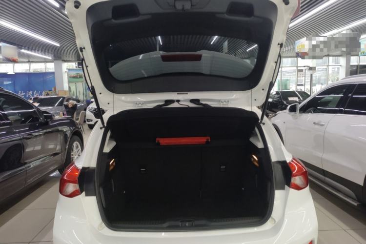 Used Ford Focus 2020 Hatchback EcoBoost 180 Automatic Trend Edition Trunk