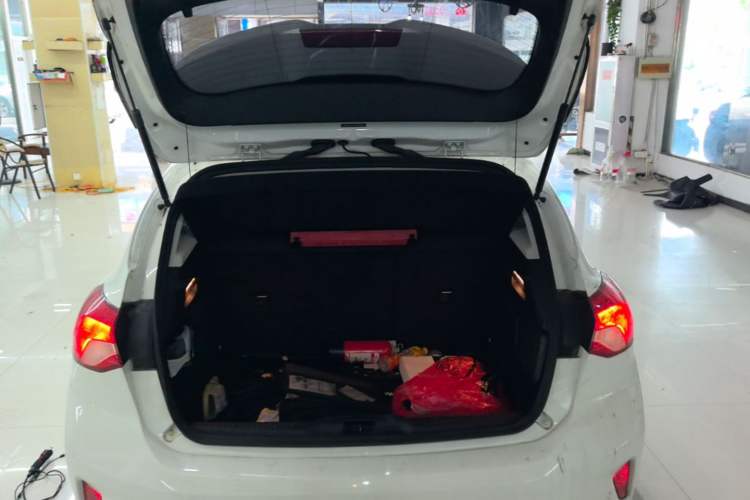 Used Ford Focus 2020 Hatchback EcoBoost 180 Automatic Trend Edition Trunk