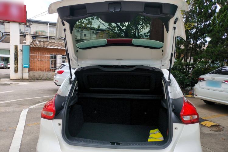 Used Ford Focus 2020 Hatchback Classic 1.5L Automatic Trendy Model Trunk