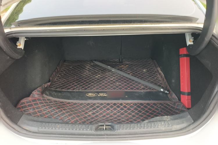 Used Ford Focus 2020 Sedan EcoBoost 180 Automatic Trend Edition Trunk