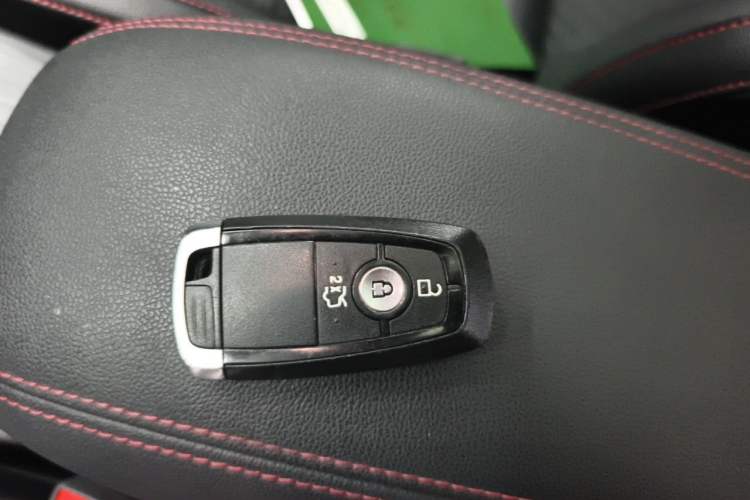 Used Ford Focus 2020 Sedan EcoBoost 180 Automatic Titanium Edition Vehicle Key