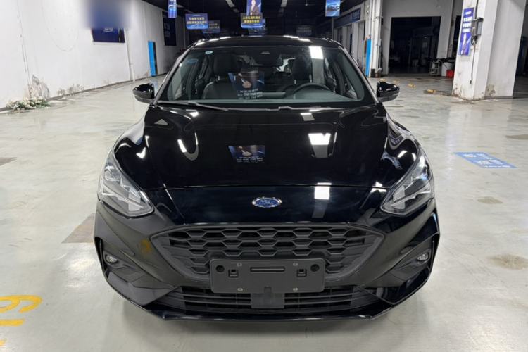 Used Ford Focus 2021 Hatchback EcoBoost 180 Automatic ST Line Exterior 1