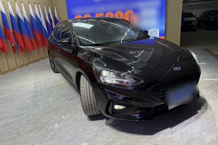 Used Ford Focus 2021 Sedan EcoBoost 180 Automatic ST Line Exterior 2