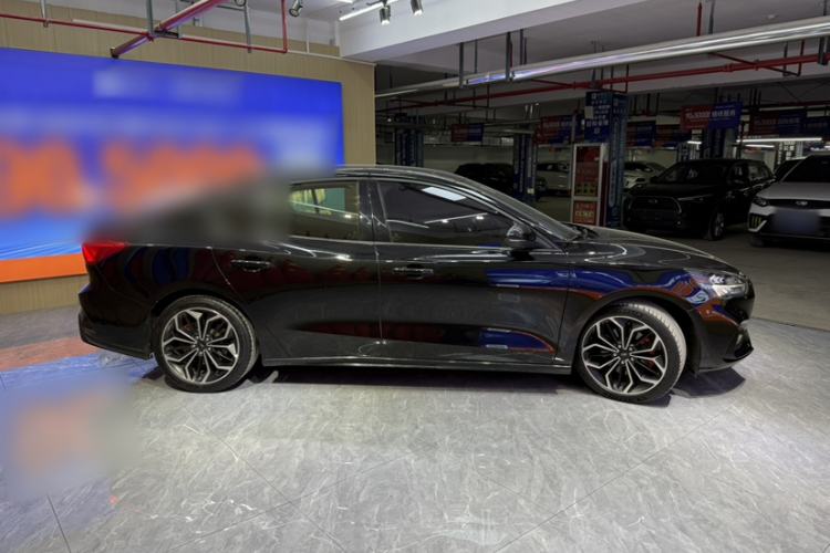 Used Ford Focus 2021 Sedan EcoBoost 180 Automatic ST Line Exterior 4