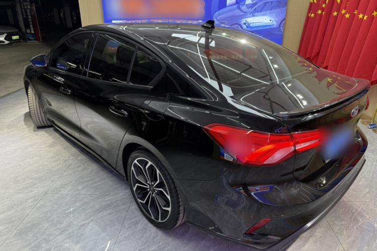 Used Ford Focus 2021 Sedan EcoBoost 180 Automatic ST Line Exterior 5