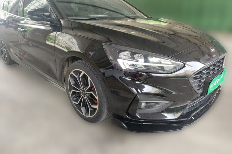 Used Ford Focus 2021 Hatchback EcoBoost 180 Automatic ST Line Front Right 45 Deg