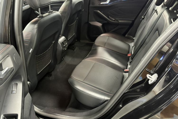 Used Ford Focus 2021 Hatchback EcoBoost 180 Automatic ST Line Interior 1