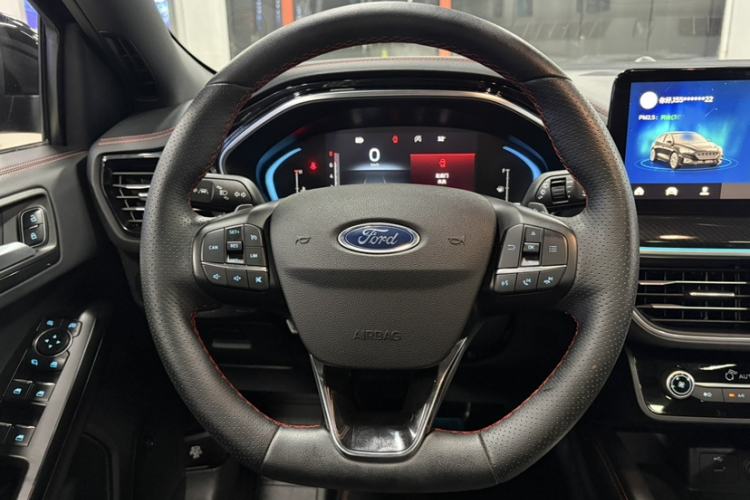 Used Ford Focus 2021 Hatchback EcoBoost 180 Automatic ST Line Interior 3