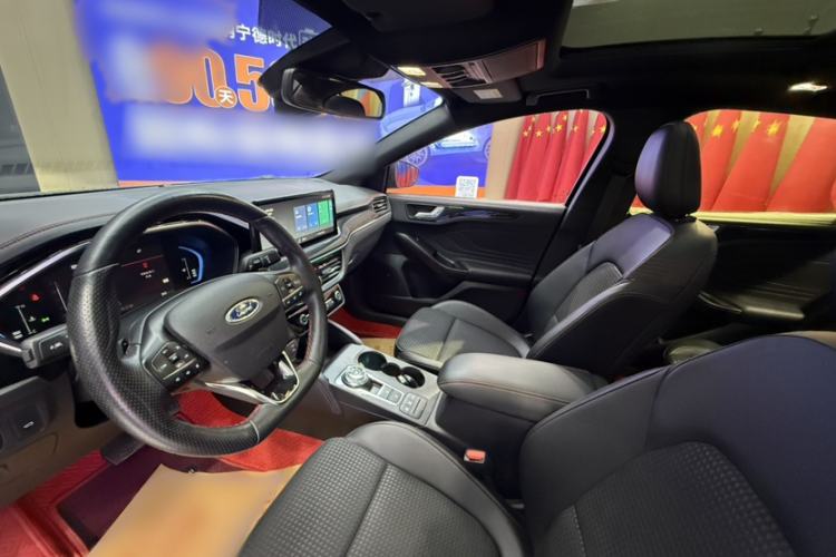 Used Ford Focus 2021 Sedan EcoBoost 180 Automatic ST Line Interior 4