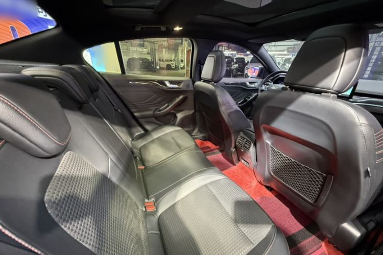 Used Ford Focus 2021 Sedan EcoBoost 180 Automatic ST Line Interior 6