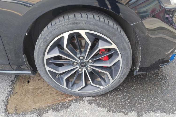 Used Ford Focus 2021 Sedan EcoBoost 180 Automatic ST Line Right Front Wheel Hub